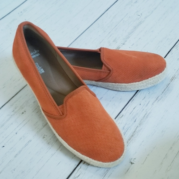Clarks Orange Slip On Loafers - Picture 1 of 8
